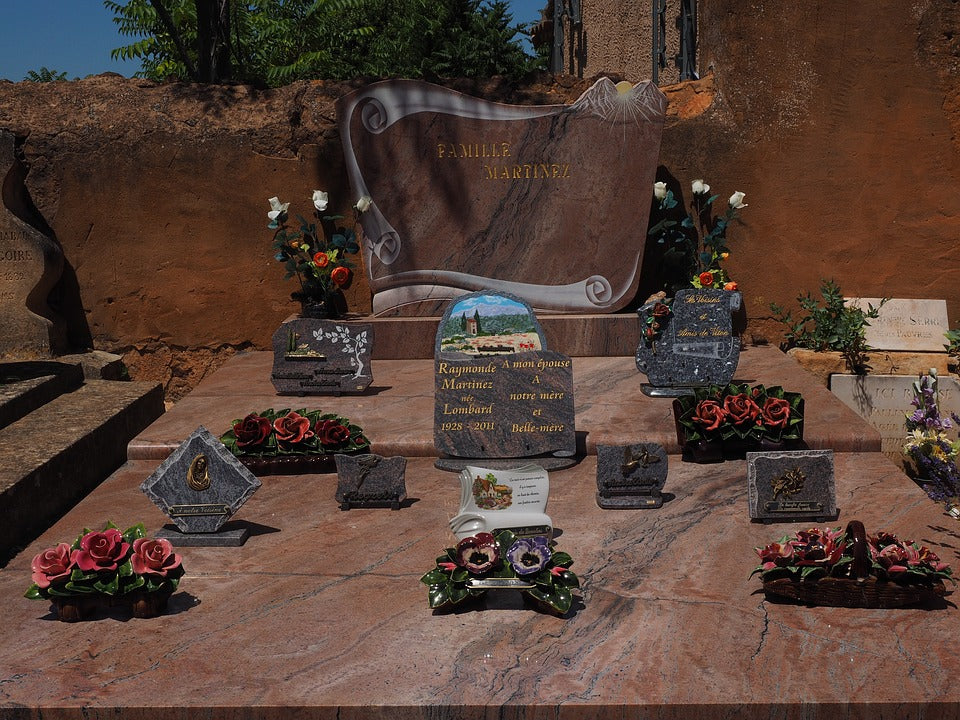 Pourquoi choisir une plaque funéraire avec photo ?